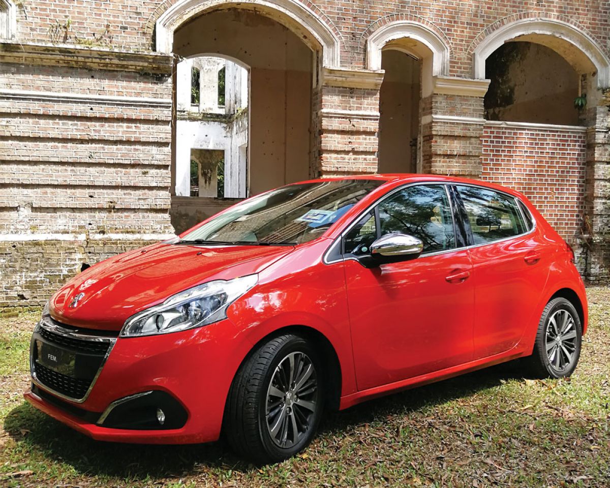 2017 10 14 Peugeot 208 省油又给力 风采feminine