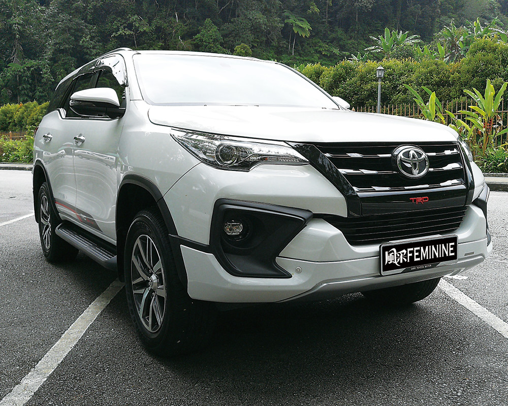 19 01 01 Toyota Fortuner Vrz 高档七人座suv 风采feminine